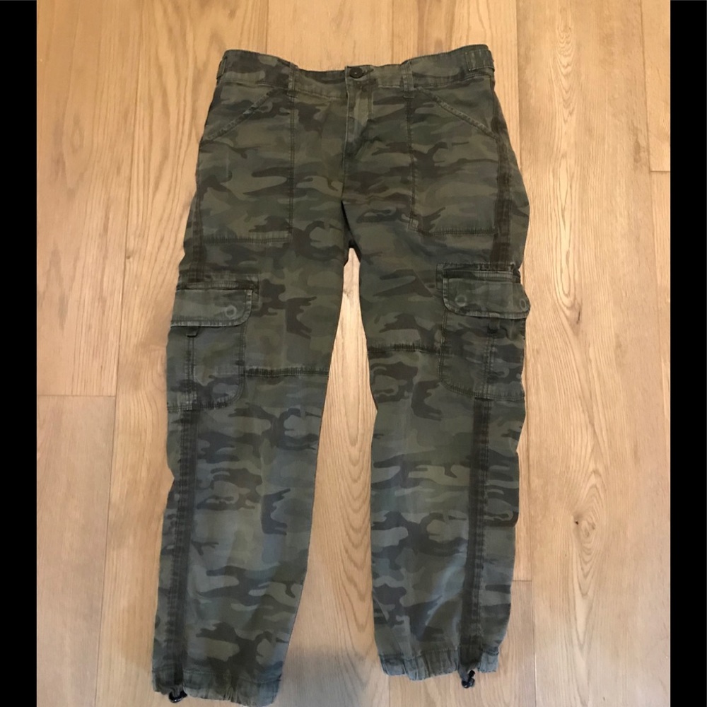 Sanctuary cropped camo pants from Anthropologie